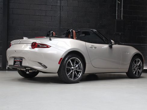 Used 2022 MAZDA MX-5 Miata Grand Touring w/ Weather Package RWD image 21