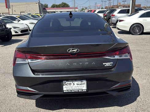 Used 2022 Hyundai Elantra SEL FWD image 7