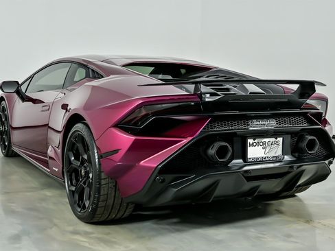 Used 2023 Lamborghini Huracan Tecnica image 10