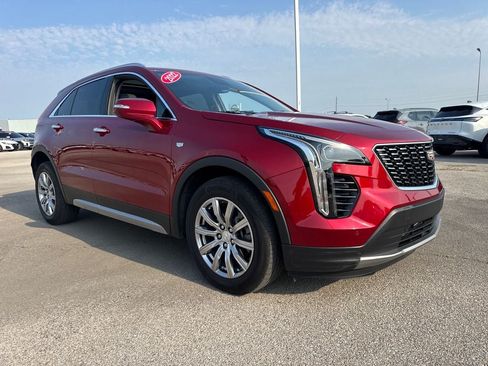 Used 2022 Cadillac XT4 Premium Luxury w/ Cold Weather Package FWD image 12