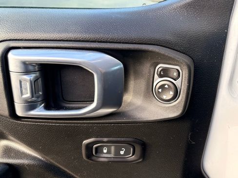 Used 2023 Jeep Gladiator Mojave w/ Cold Weather Group image 23