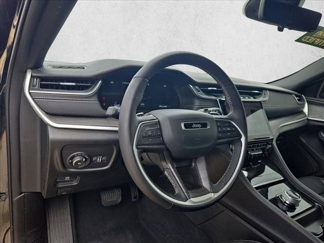 Used 2024 Jeep Grand Cherokee Limited w/ Luxury Tech Group II RWD image 10