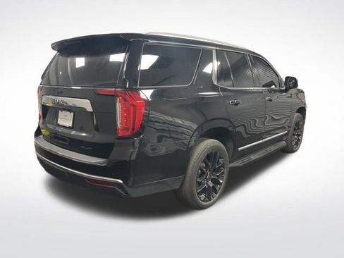 Used 2023 GMC Yukon SLT w/ SLT Premium Package image 5