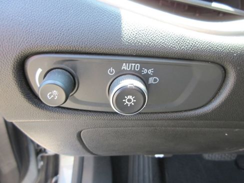 Used 2024 Chevrolet Malibu LT FWD image 21