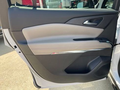 Used 2026 Chevrolet Traverse LT w/ LPO, Floor Liner Package FWD image 21