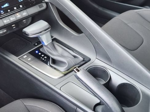 Certified 2025 Hyundai Elantra Sport FWD image 14