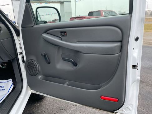 Used 2005 Chevrolet Silverado 1500 W/T image 15