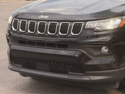 Used 2024 Jeep Compass Latitude AWD/4WD image 6