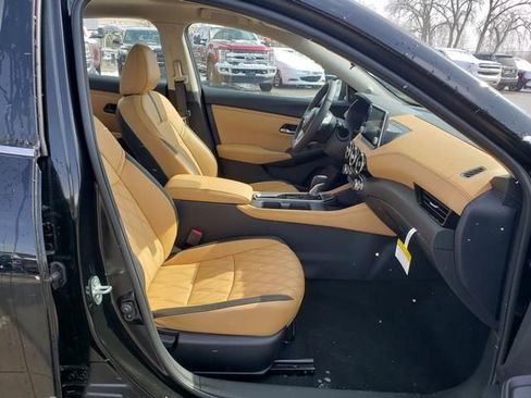 Used 2025 Nissan Sentra SV w/ SV Premium Package image 20