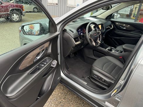 Used 2024 GMC Terrain Denali image 6