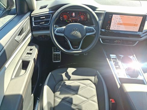 New 2026 Volkswagen Atlas Peak Edition AWD/4WD image 7