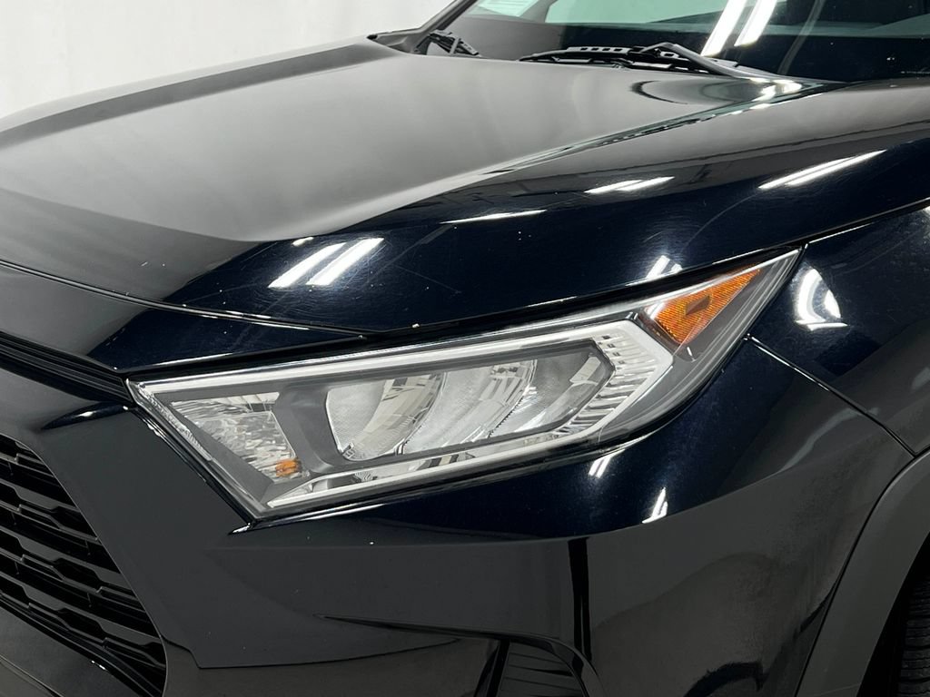 Used 2020 Toyota RAV4 XLE AWD/4WD image 32