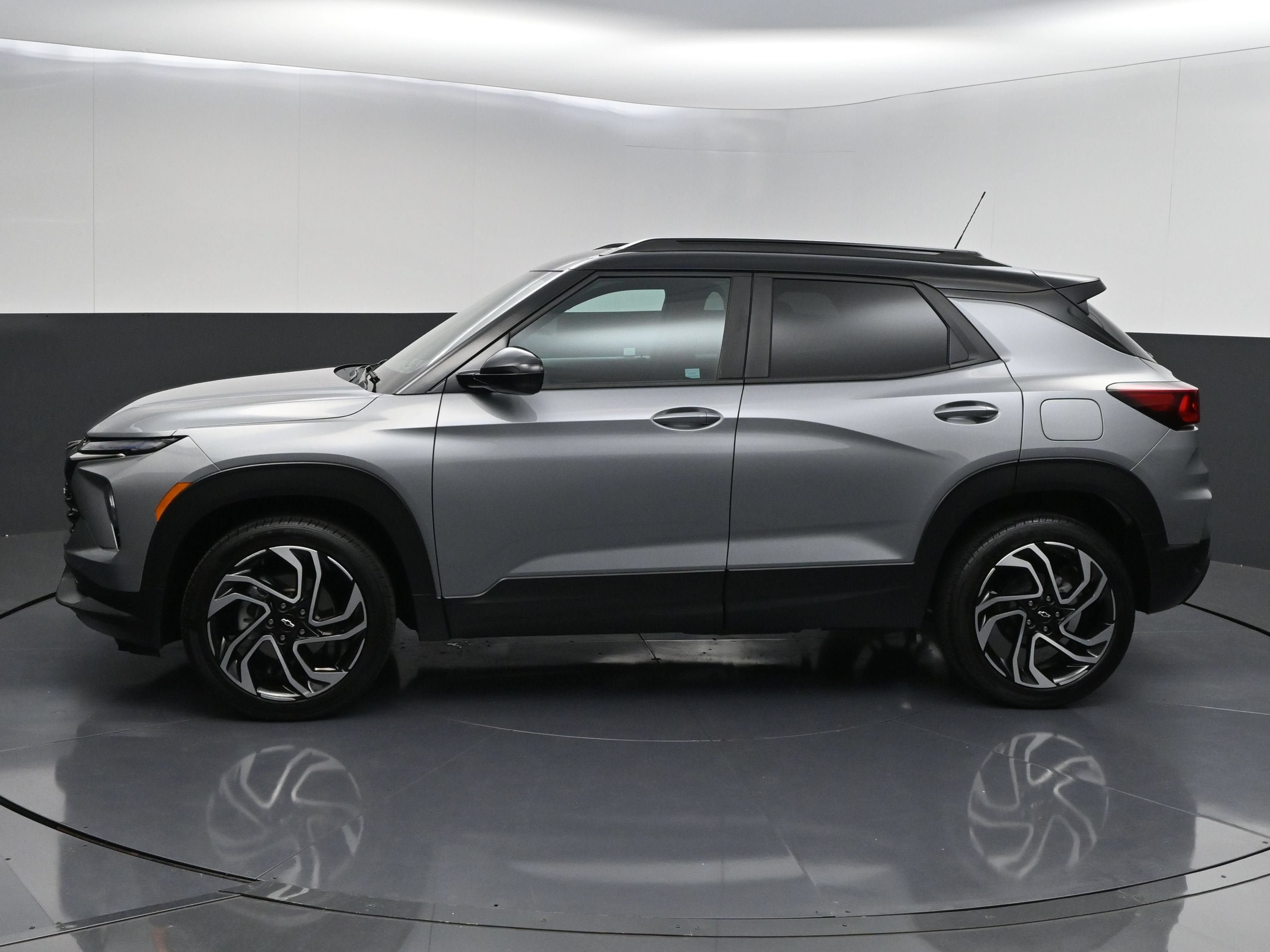 Used 2026 Chevrolet TrailBlazer RS w/ Convenience Package AWD/4WD image 5