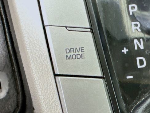 Used 2018 Hyundai Elantra SEL image 13