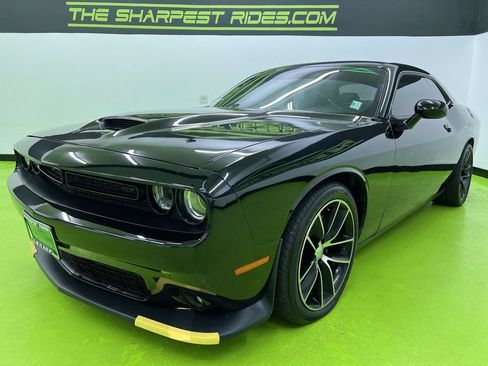 Used 2019 Dodge Challenger GT w/ Blacktop Package RWD image 8