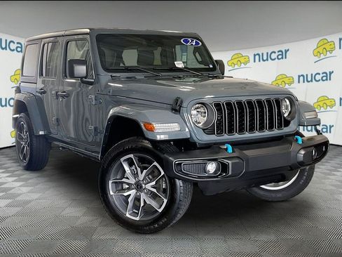 Used 2024 Jeep Wrangler Unlimited w/ Convenience Group AWD/4WD image 1