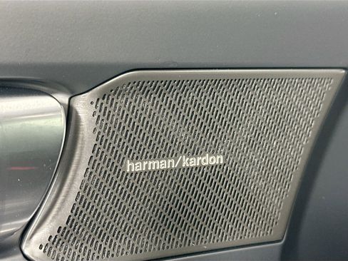 New 2026 Volvo XC40 B5 Ultra w/ Protection Package Premier image 18