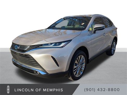 Used 2024 Toyota Venza XLE image 1