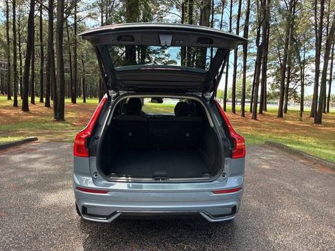 Used 2023 Volvo XC60 B5 Plus w/ Climate Package FWD image 18