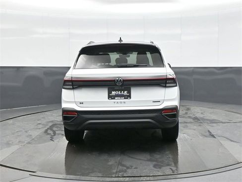 New 2026 Volkswagen Taos SE image 6
