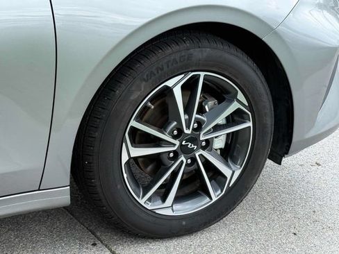Used 2024 Kia Forte LXS FWD image 21