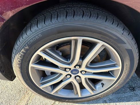 Used 2021 Ford Edge Titanium image 11