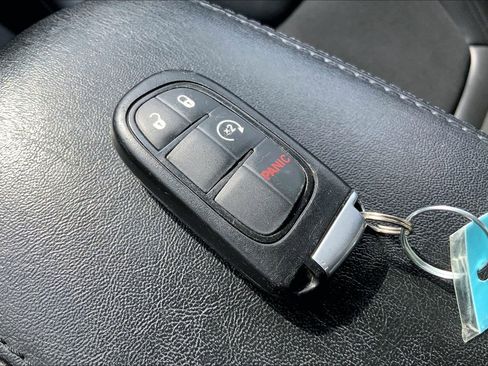 Used 2019 Jeep Cherokee Latitude Plus image 12