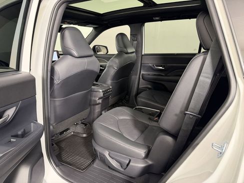 Used 2026 Toyota Grand Highlander AWD Hybrid image 14