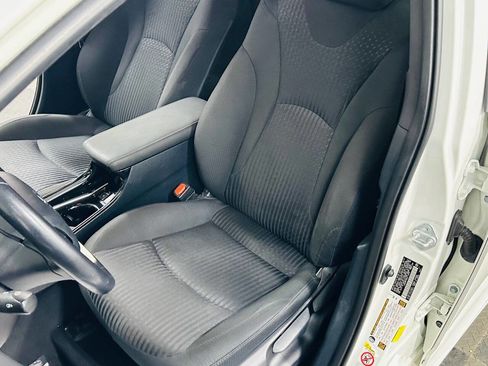 Used 2019 Toyota Prius Prime Plus w/ Carpet Mat Package FWD image 22