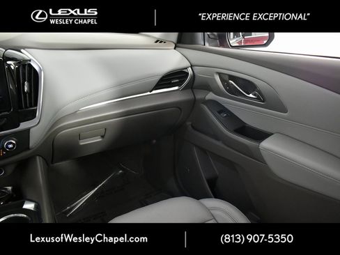Used 2021 Chevrolet Traverse LT w/ LT Premium Package image 30