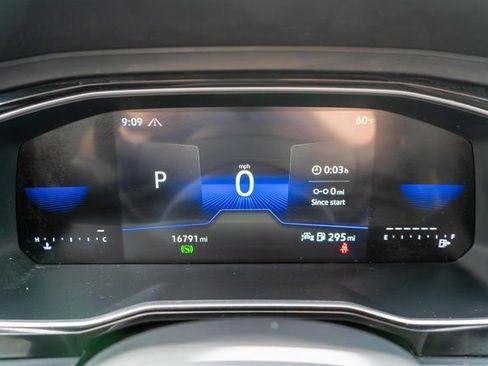 Used 2024 Volkswagen Jetta Sport image 22