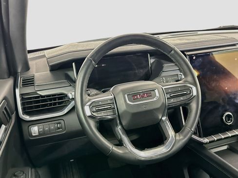Used 2024 GMC Acadia Elevation AWD/4WD image 18