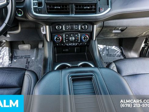 Used 2024 Chevrolet Suburban LT RWD image 43