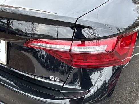 Used 2024 Volkswagen Jetta SE image 37