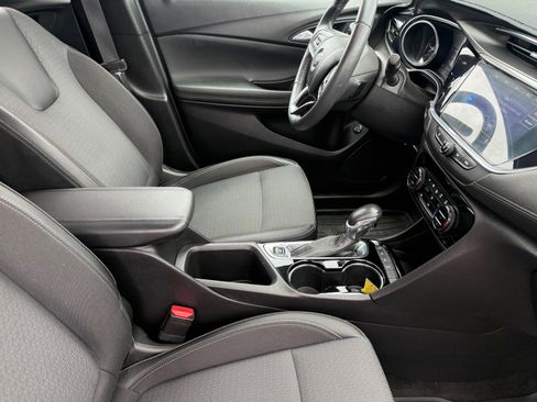 Used 2022 Buick Encore GX Select image 19