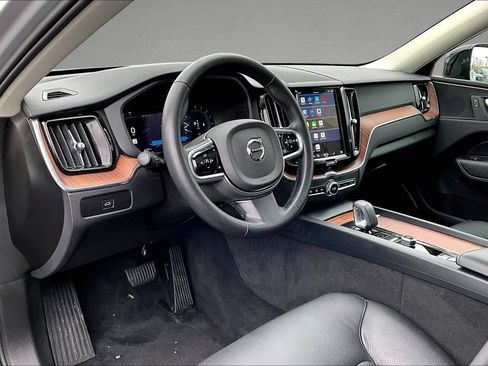 Certified 2024 Volvo XC60 B5 Plus w/ Climate Package AWD/4WD image 17