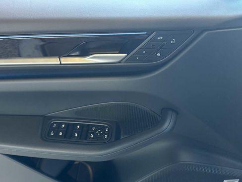 New 2025 Porsche Macan Electric image 12