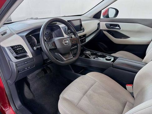 Certified 2025 Nissan Rogue SV AWD/4WD image 7