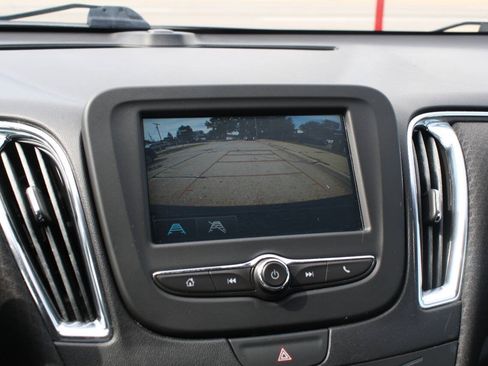 Used 2018 Chevrolet Malibu LT FWD image 10