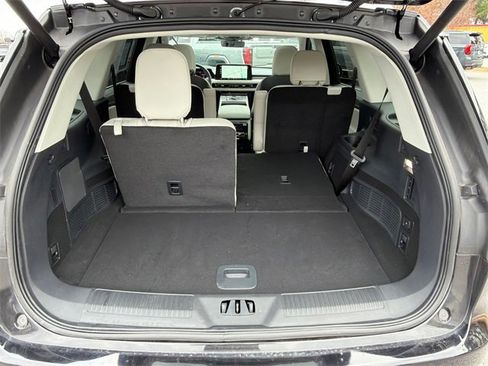 Used 2025 Lincoln Aviator 2WD w/ Equipment Group 101A image 18