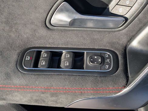 Used 2025 Mercedes-Benz CLA 35 AMG 4MATIC image 24