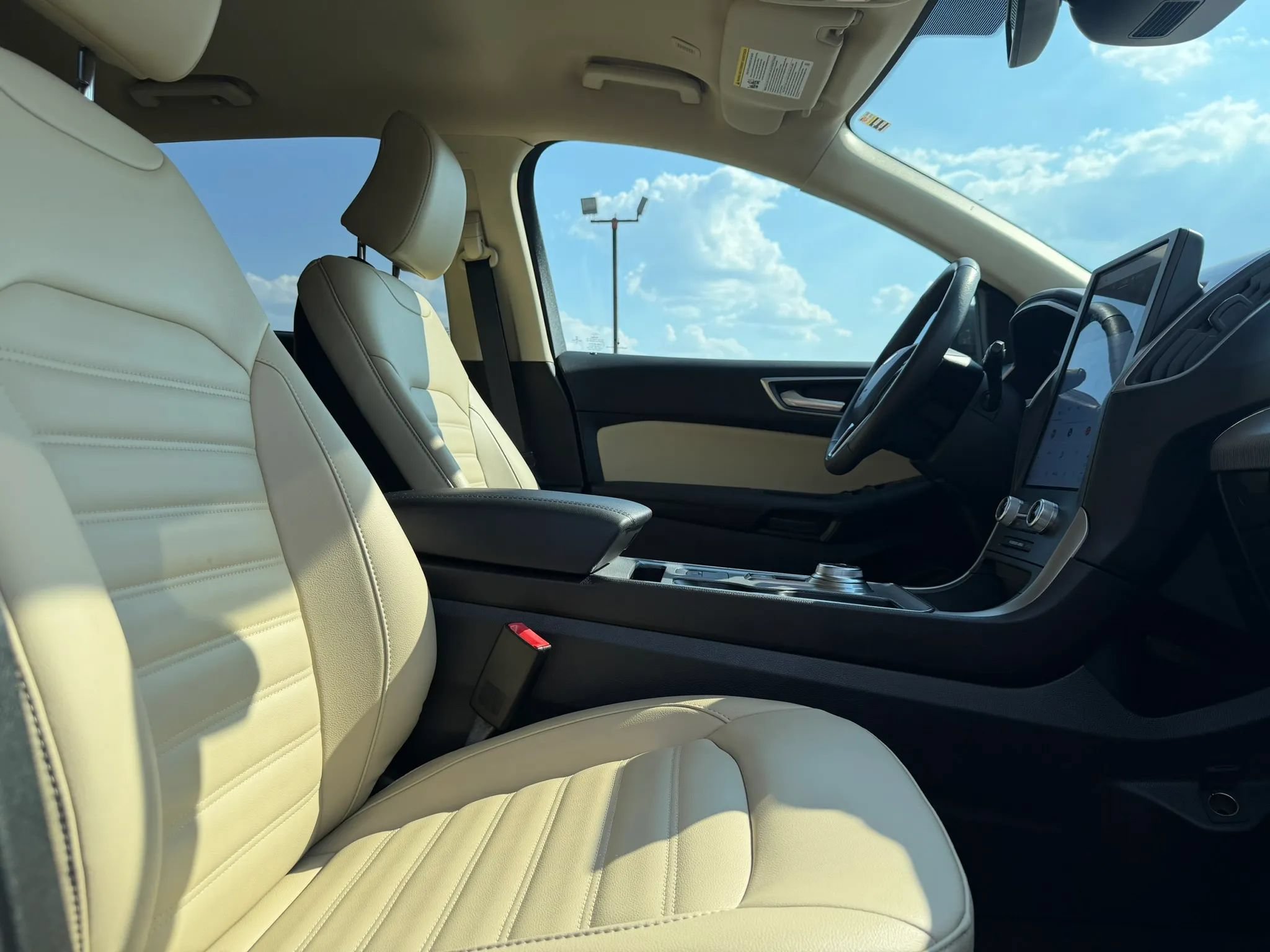 Used 2021 Ford Edge SEL FWD image 25