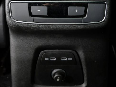 Used 2023 Audi Q4 e-tron Premium image 25