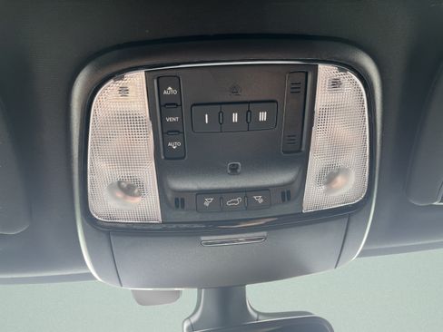 Used 2025 Dodge Durango GT AWD/4WD image 21