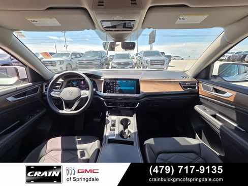 Used 2024 Volkswagen Atlas SE AWD/4WD image 29