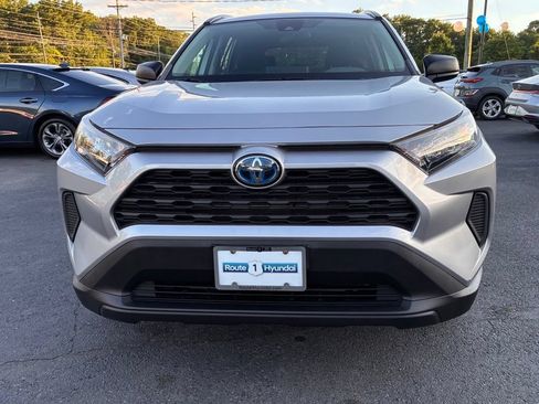 Used 2021 Toyota RAV4 LE AWD/4WD image 2