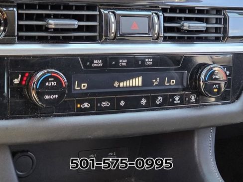 Used 2025 Nissan Pathfinder SV FWD image 24