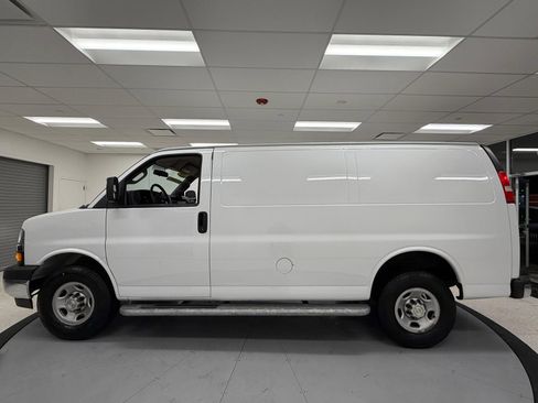 Used 2023 Chevrolet Express 2500 Work Van w/ Driver Convenience Package image 4
