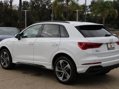 Certified 2025 Audi Q3 2.0T Premium w/ Convenience Plus Package AWD/4WD image 3