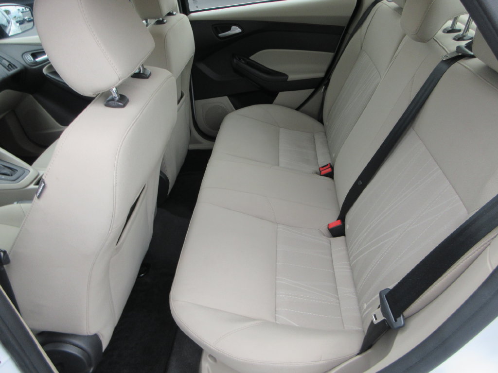 Used 2016 Ford Focus SE FWD image 13